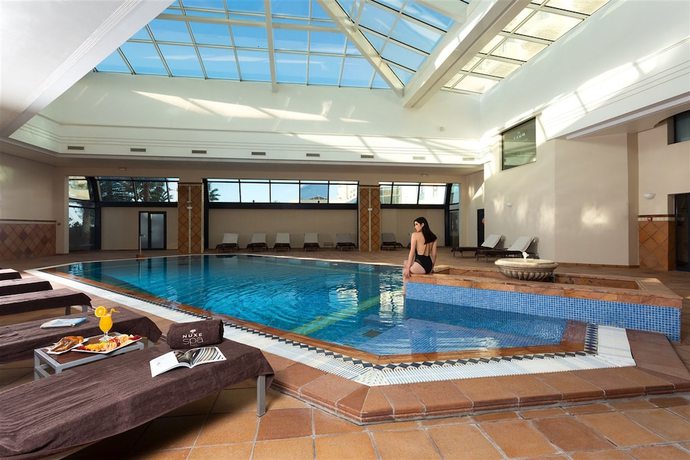 Imagen de la piscina del Hotel Concorde Les Berges du Lac. Foto 17
