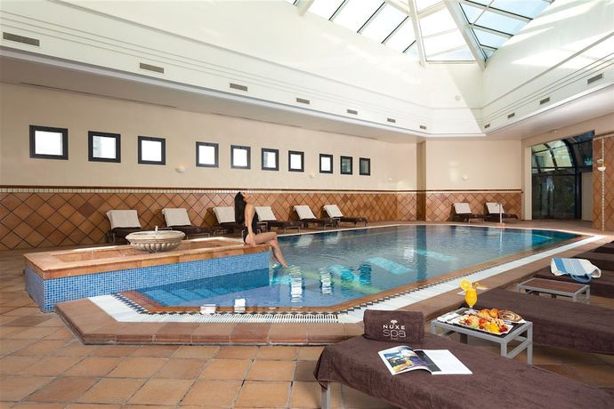 Imagen de la piscina del Hotel Concorde Les Berges du Lac. Foto 18