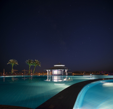 Imagen de la piscina del Hotel Concorde Moreen Beach Resort and Spa. Foto 16