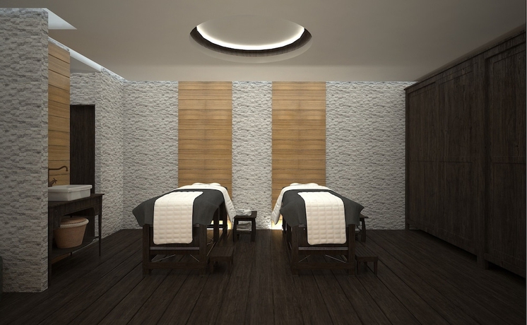 Imagen de la piscina del Hotel Concorde Tower. Foto 16