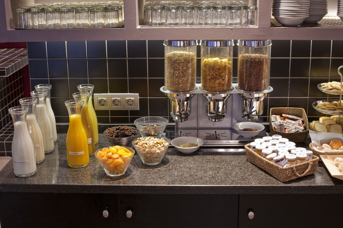 Imagen del bar/restaurante del Hotel Concordia Barcelona. Foto 4