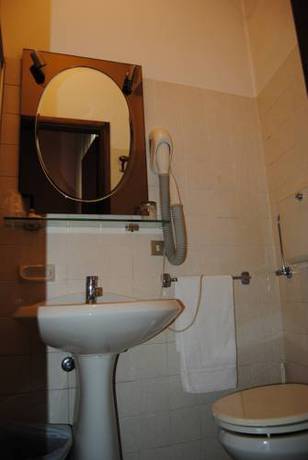 Imagen de la habitación del Hotel Concordia, Chiaravalle Della Colomba. Foto 4