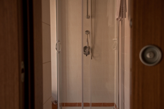 Imagen de la habitación del Hotel Concordia, Plaza de Espa&ntilde;a. Foto 9