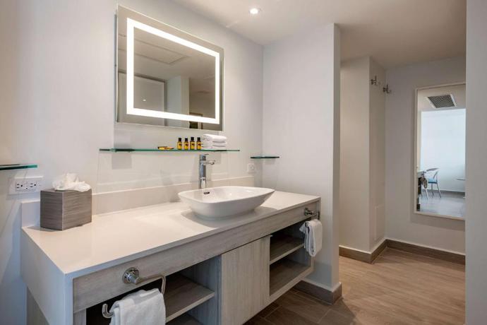 Imagen de la habitación del Hotel Condado Palm Inn San Juan, Tapestry Collection by Hilton. Foto 7