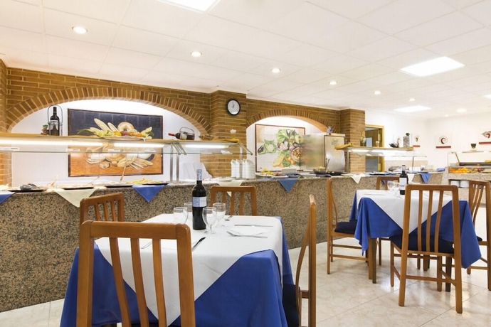 Imagen del bar/restaurante del Hotel Condal, Benidorm. Foto 2