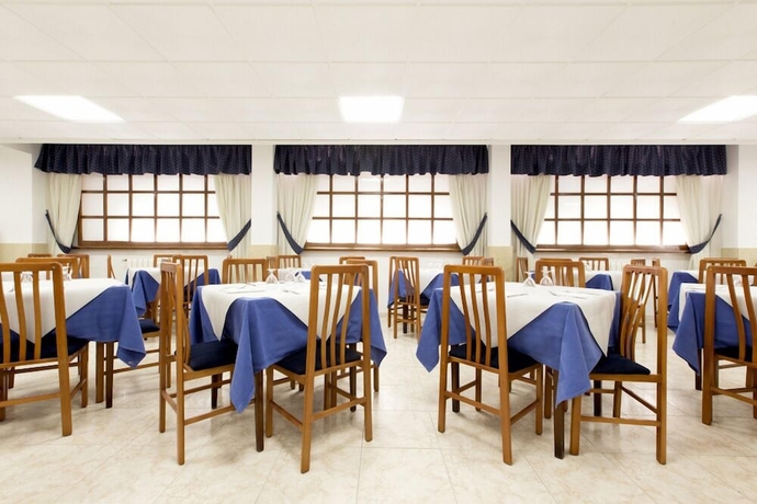 Imagen del bar/restaurante del Hotel Condal, Benidorm. Foto 3