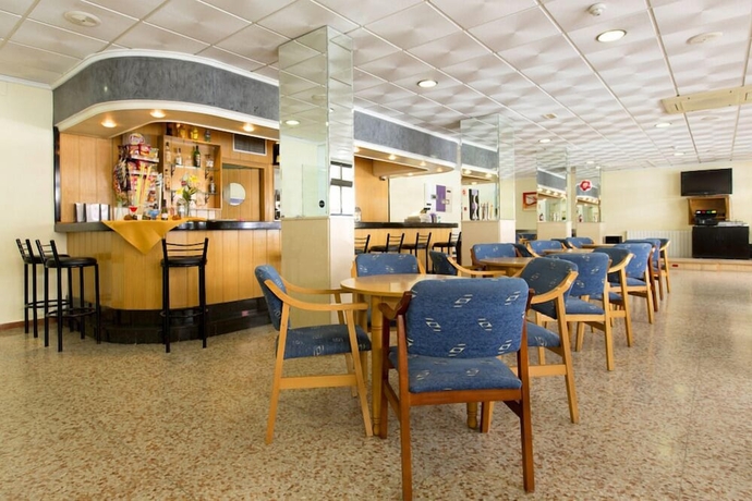 Imagen del bar/restaurante del Hotel Condal, Benidorm. Foto 6