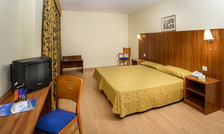 Imagen de la habitación del Hotel Condal, Benidorm. Foto 9