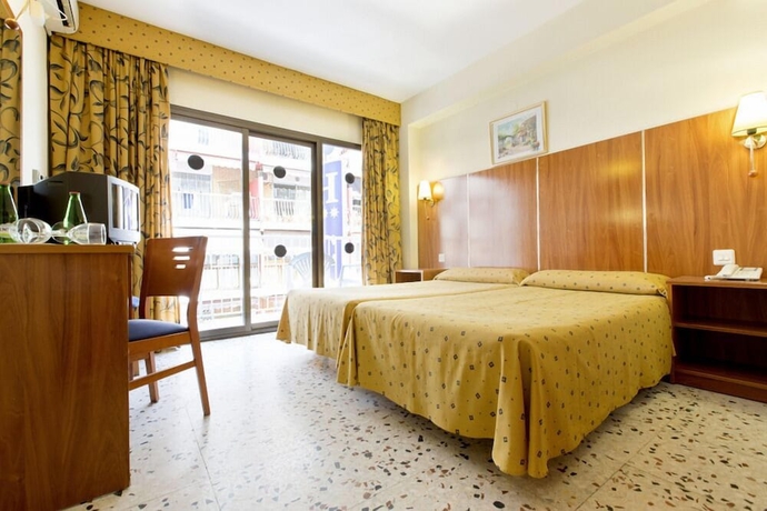 Imagen de la habitación del Hotel Condal, Benidorm. Foto 11