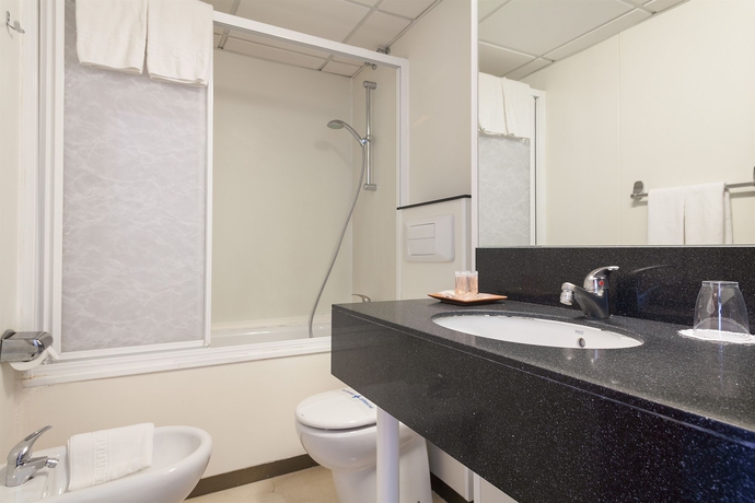 Imagen de la habitación del Hotel Condal, Las Ramblas. Foto 8