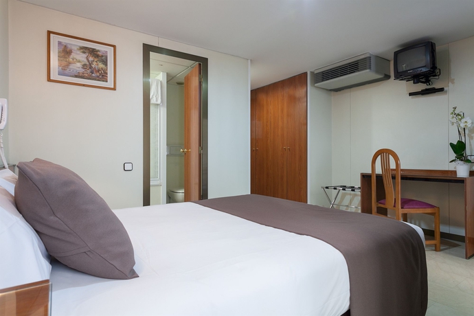 Imagen de la habitación del Hotel Condal, Las Ramblas. Foto 9