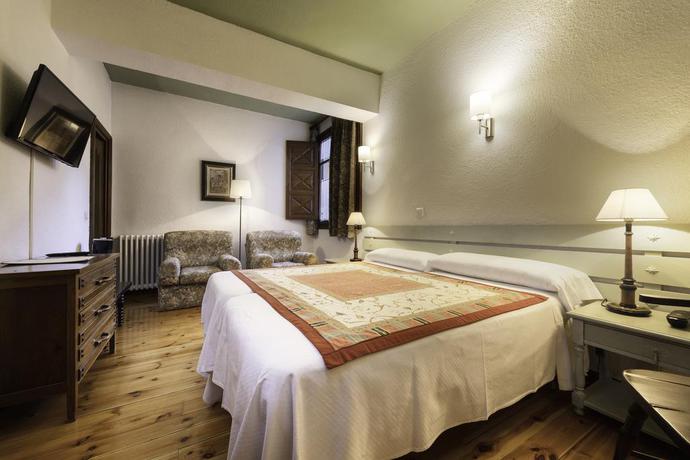 Imagen de la habitación del Hotel Conde Aznar. Foto 3