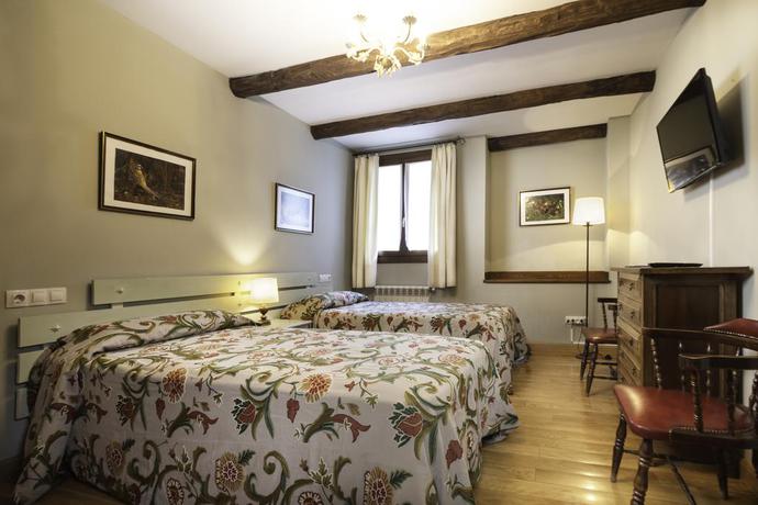 Imagen de la habitación del Hotel Conde Aznar. Foto 5