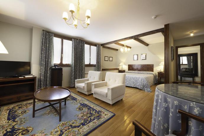 Imagen de la habitación del Hotel Conde Aznar. Foto 7