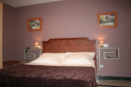 Imagen de la habitación del Hotel Conde De Cárdenas. Foto 4