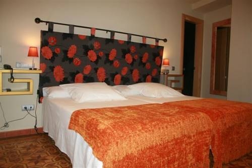 Imagen de la habitación del Hotel Conde De Cárdenas. Foto 11