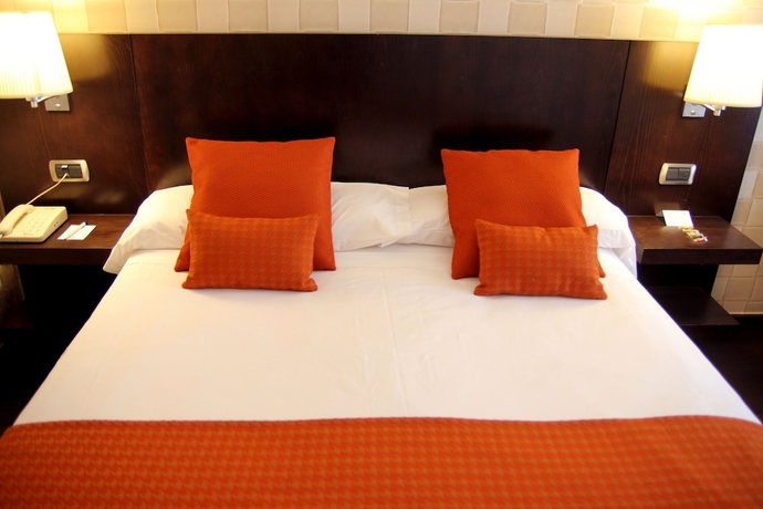 Imagen de la habitación del Hotel Conde Duque Bilbao. Foto 9