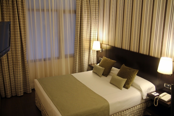 Imagen de la habitación del Hotel Conde Duque Bilbao. Foto 10