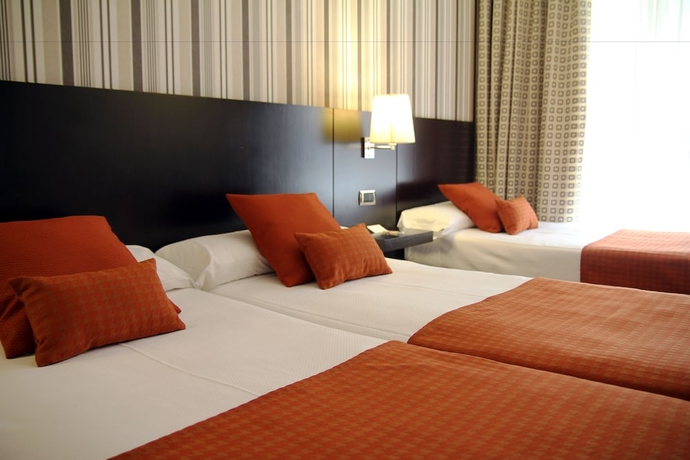 Imagen de la habitación del Hotel Conde Duque Bilbao. Foto 15