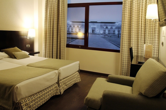 Imagen de la habitación del Hotel Conde Duque Bilbao. Foto 19