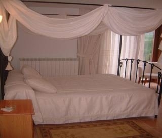 Imagen de la habitación del Hotel Conde de Badaran. Foto 2