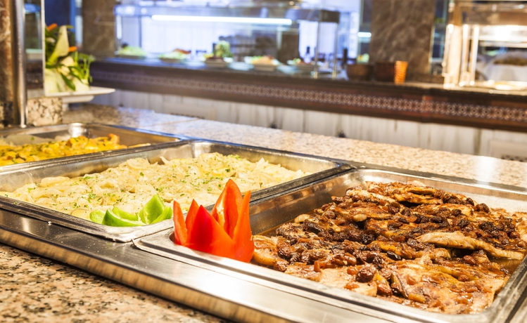 Imagen del bar/restaurante del Hotel Condes De Alcudia. Foto 4