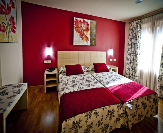 Imagen de la habitación del Hotel Condes De Castilla. Foto 7