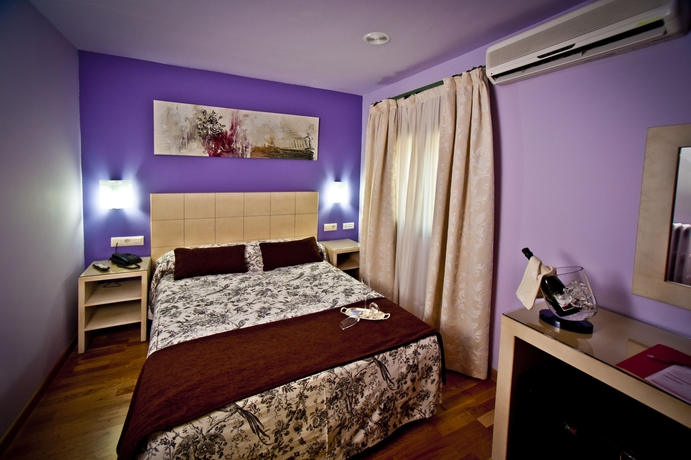 Imagen de la habitación del Hotel Condes De Castilla. Foto 9