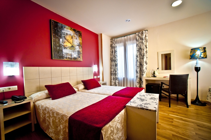 Imagen de la habitación del Hotel Condes De Castilla. Foto 12