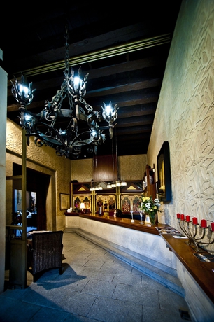 Imagen de los interiores del Hotel Condes De Castilla. Foto 17