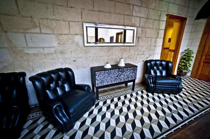 Imagen de los interiores del Hotel Condes De Castilla. Foto 18