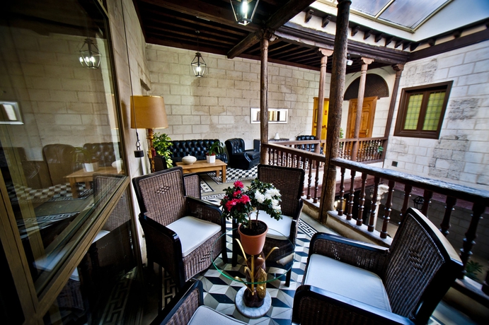 Imagen de los interiores del Hotel Condes De Castilla. Foto 19