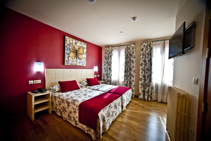 Imagen de la habitación del Hotel Condes De Castilla. Foto 15