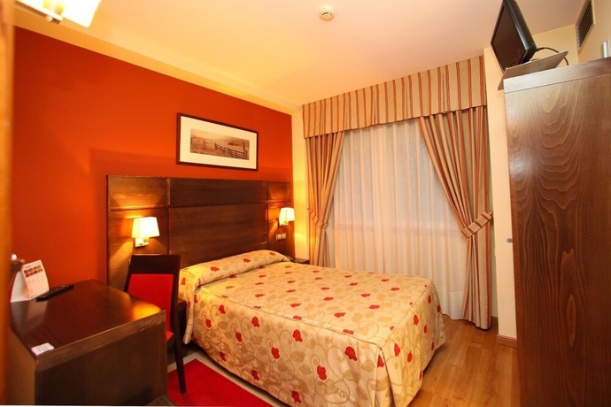 Imagen de la habitación del Hotel Condes De Lemos. Foto 11