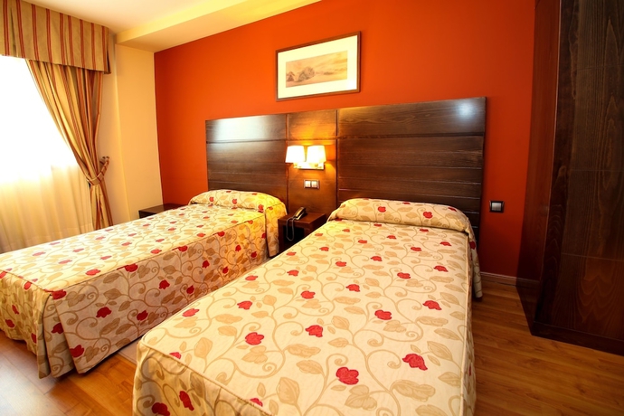 Imagen de la habitación del Hotel Condes De Lemos. Foto 16