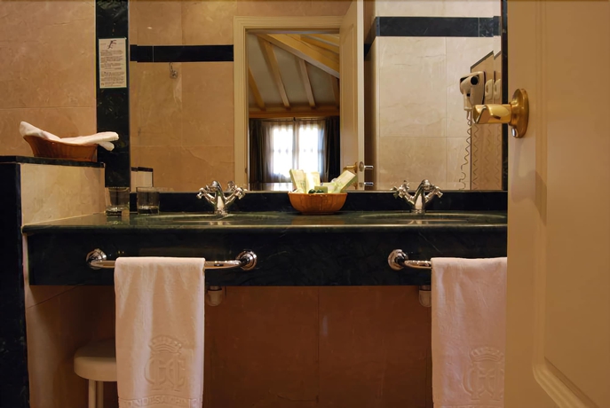 Imagen de la habitación del Hotel Condesa De Chinchón. Foto 16