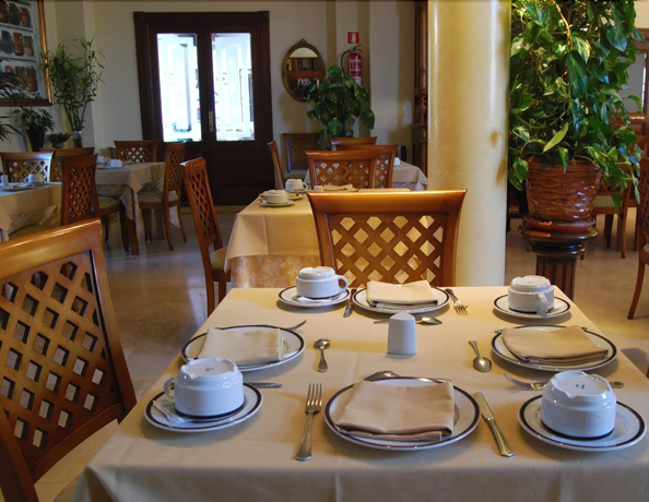 Imagen del bar/restaurante del Hotel Condesa De Chinchón. Foto 2