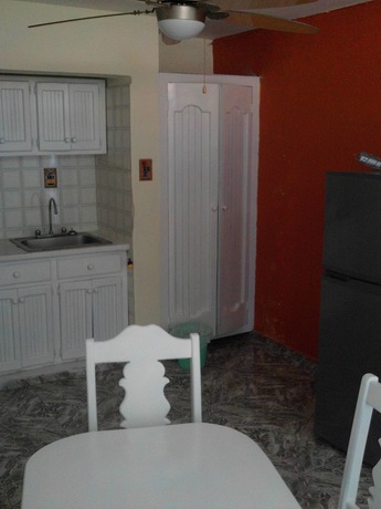 Imagen de la habitación del Hotel Condo Carla. Foto 5