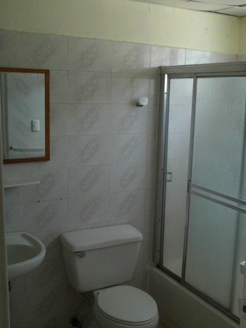 Imagen de la habitación del Hotel Condo Carla. Foto 10