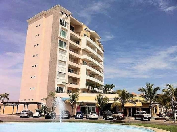 Imagen general del Hotel Condo Carla Marina. Foto 2