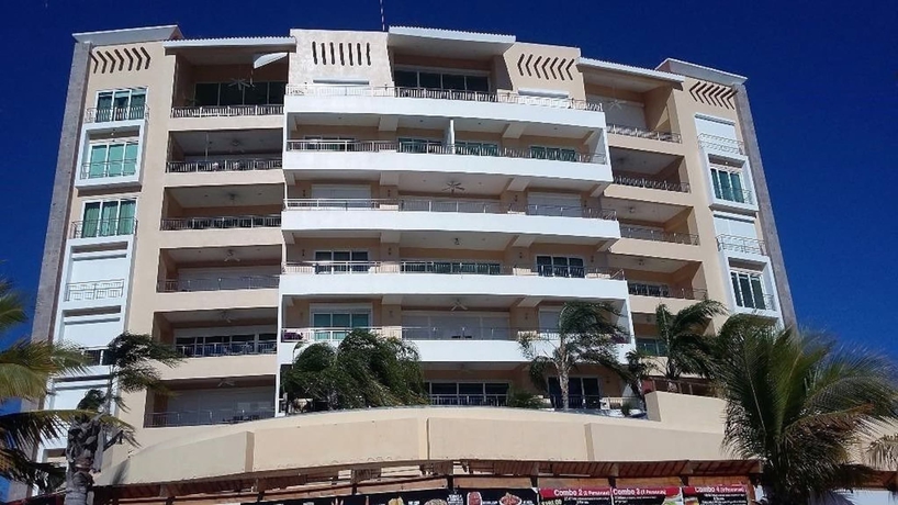 Imagen general del Hotel Condo Carla Marina. Foto 4
