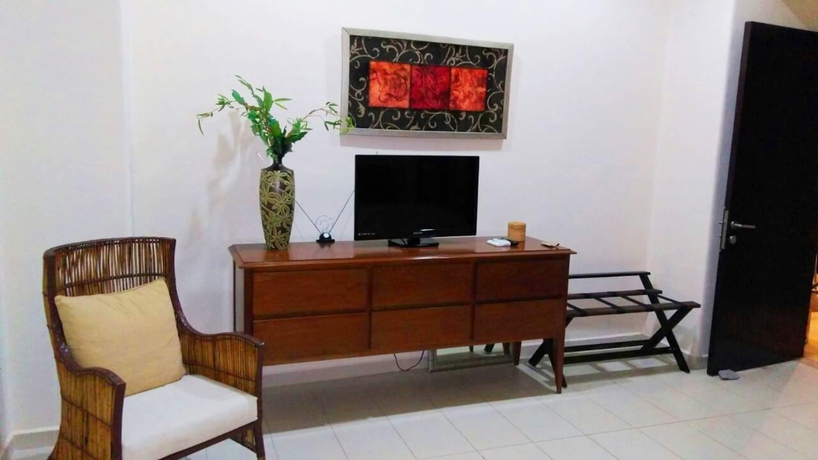 Imagen de los interiores del Hotel Condo Carla Marina. Foto 18