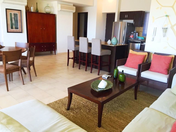 Imagen de los interiores del Hotel Condo Carla Marina. Foto 19