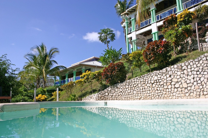 Imagen de la piscina del Hotel Condo Hotels Samara Heights. Foto 16