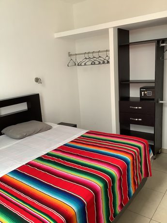 Imagen de la habitación del Hotel Condo Kiaraluna. Foto 13