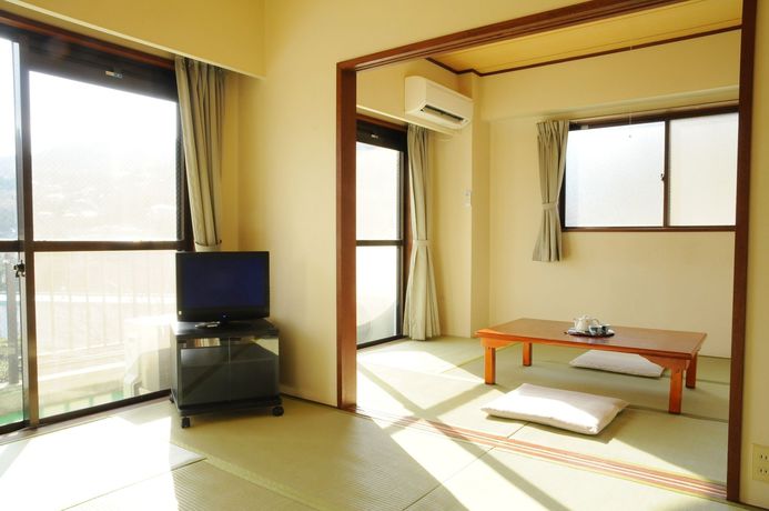Imagen de los exteriores del Hotel Condominium Garland Court Usami. Foto 10
