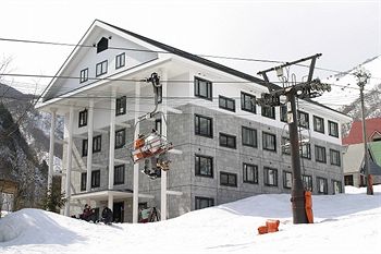 Imagen de los exteriores del Hotel Condominium Hakuba Goryu, Hakuba. Foto 8