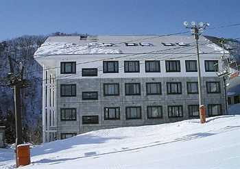 Imagen de los exteriores del Hotel Condominium Hakuba Goryu, Hakuba. Foto 9
