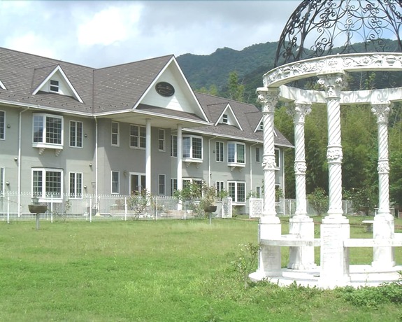 Imagen de los exteriores del Hotel Condominium Square Hills. Foto 16
