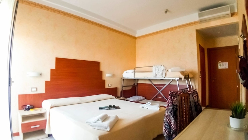 Imagen de la habitación del Hotel Condor, Cervia. Foto 15
